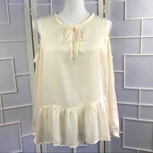 ✂️ Harlowe & Graham cold shoulder blouse